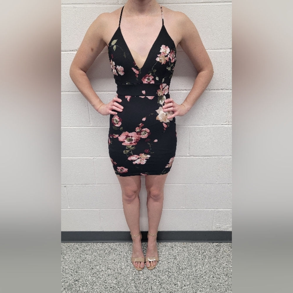 Windsor Black Floral V neck Dress Small. Worn once